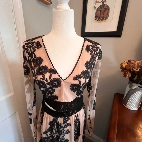 ALTAR’D STATE TWO PIECE TOP/SKIRT SET - Picture 5 of 9